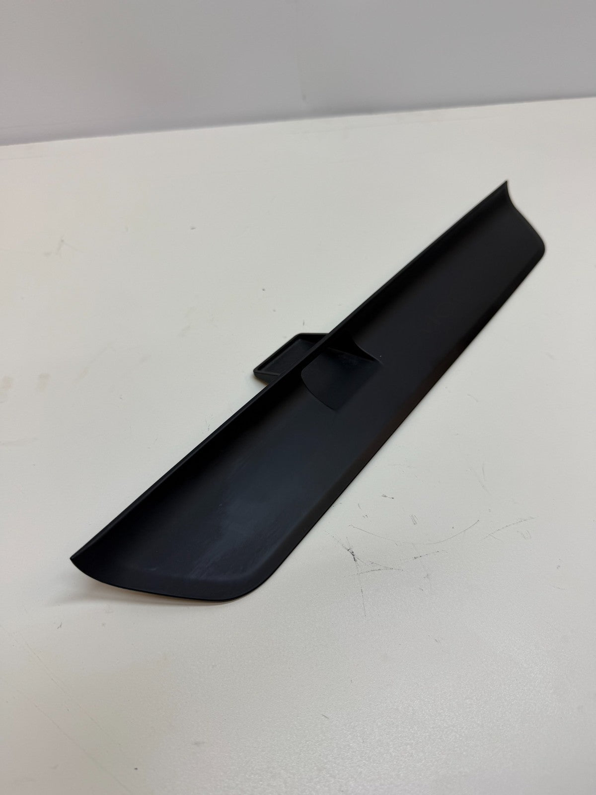 2024-2025 Tesla Model 3 Front Passenger Side Door Sill Plate Right 1917242-00