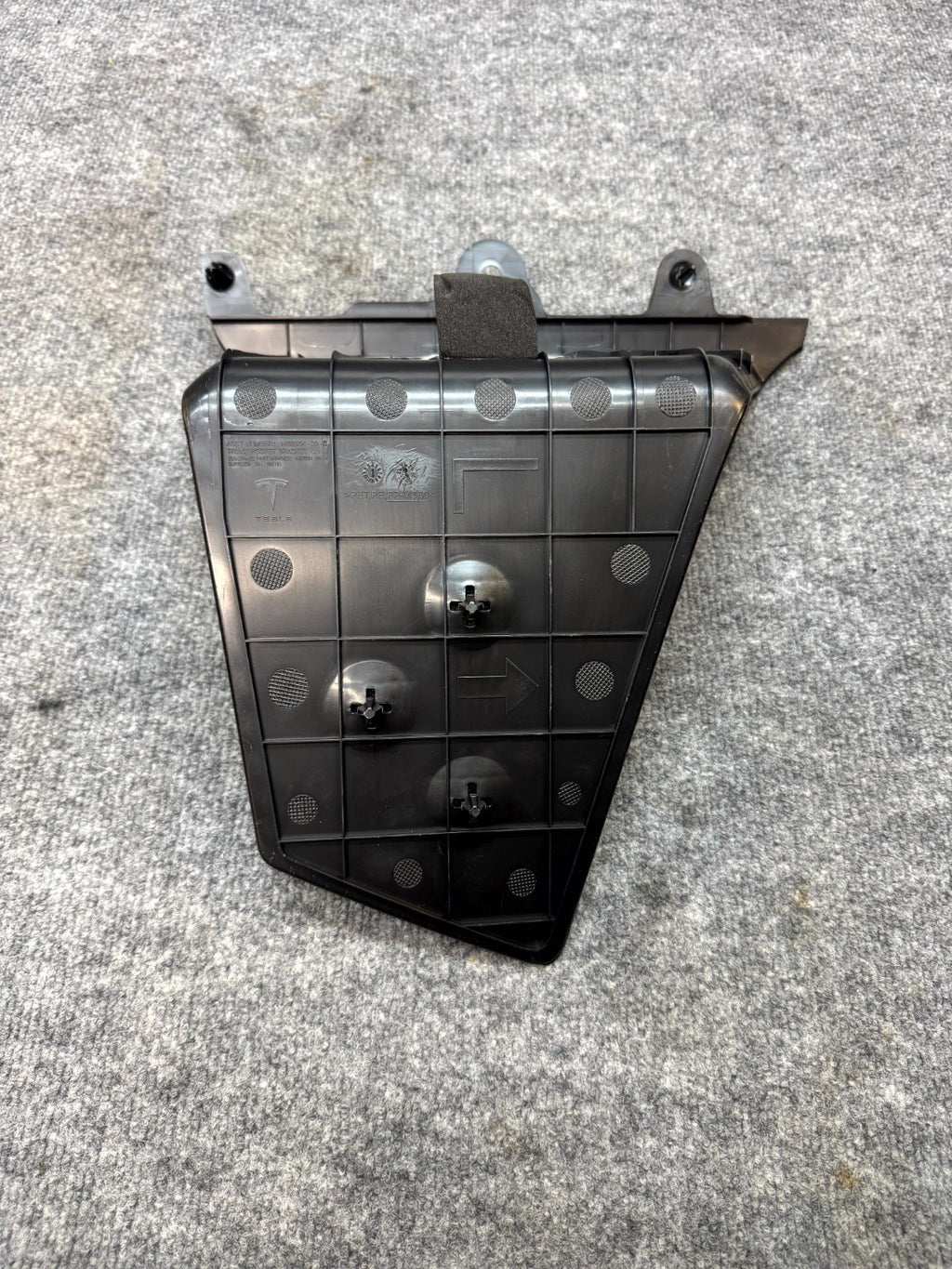2020-2024 TESLA MODEL Y REAR RIGHT TRUNK POCKET BRACKET TRIM COVER OEM,149295600