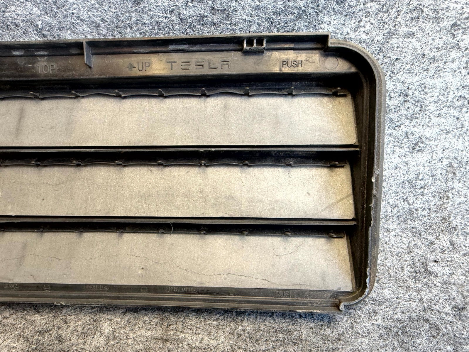 ♦️2017-2023 TESLA MODEL 3 AIR EXTRACTOR CABIN VENT GRILLE OEM, 1098751-00-C