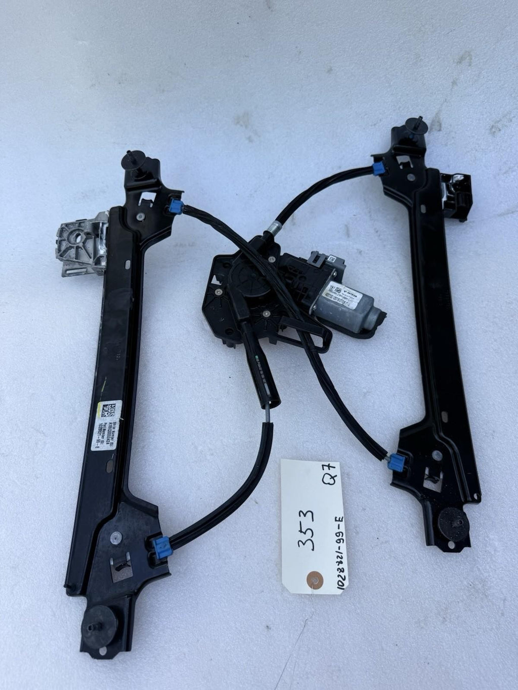 ♦️16-20 TESLA MODEL X REAR RIGHT SIDE DOOR WINDOW REGULATOR MOTOR OEM,102882199E