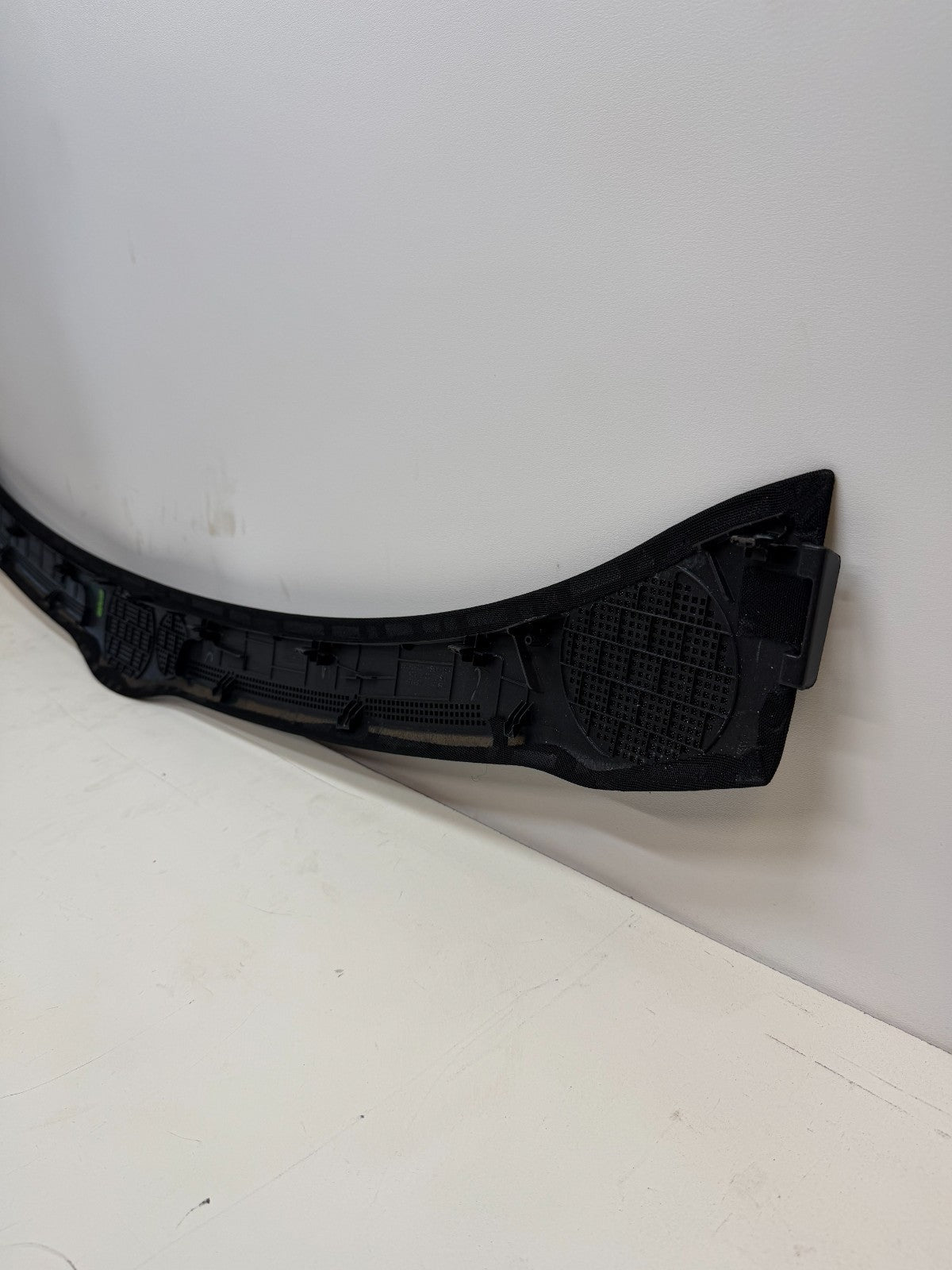 2017-2023 Tesla Model 3 Y Panel Defroster Grille Upper Trim 1083390-00-I