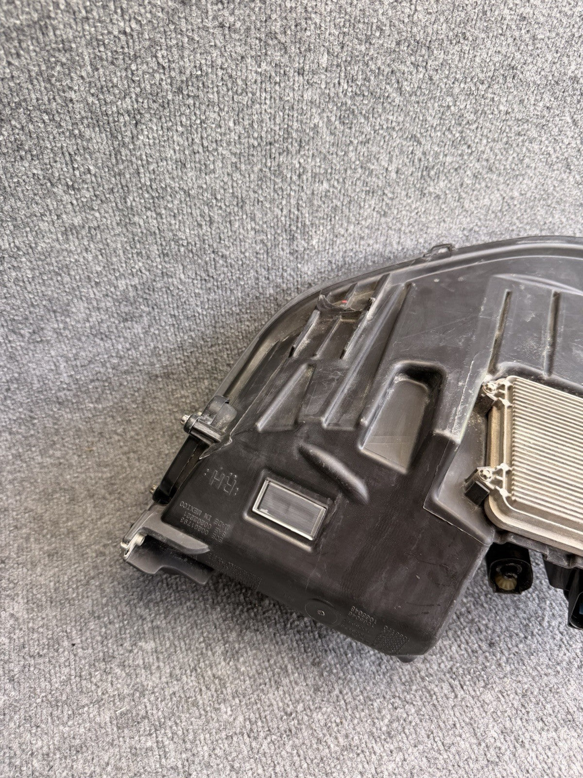 OEM  2016-2020 Tesla Model S Right Passenger Side Headlight 1053571-00-B