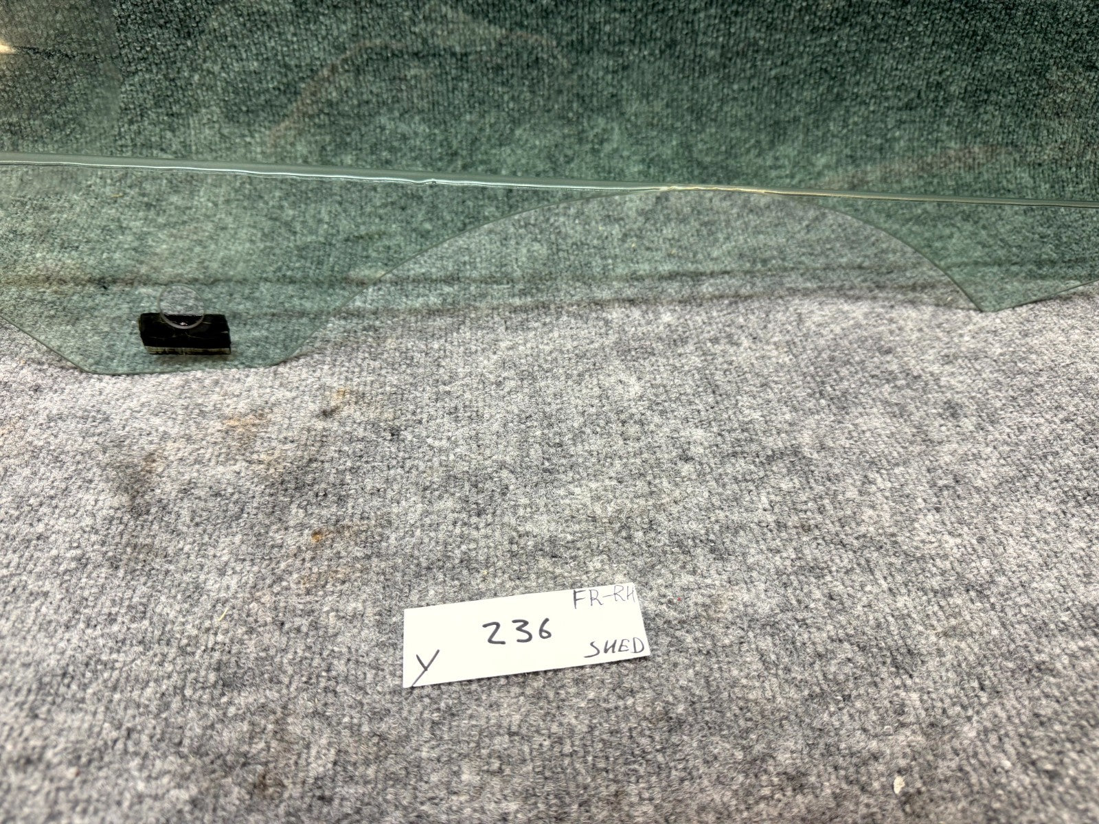 2020 - 2024 TESLA MODEL Y FRONT RIGHT SIDE DOOR WINDOW GLASS OEM, 43R-015011