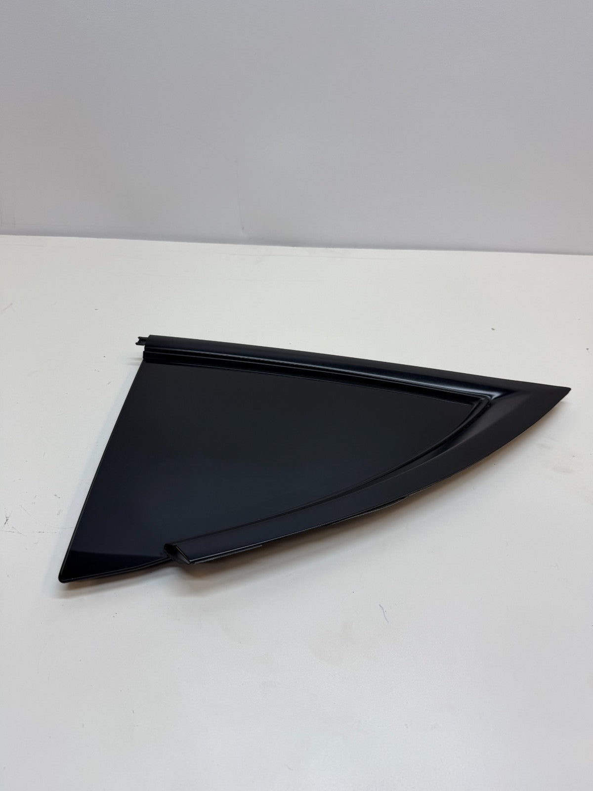 2020-2024 Tesla Model Y Rear Side Quarter QTR Window Glass Left 1495740-00-E
