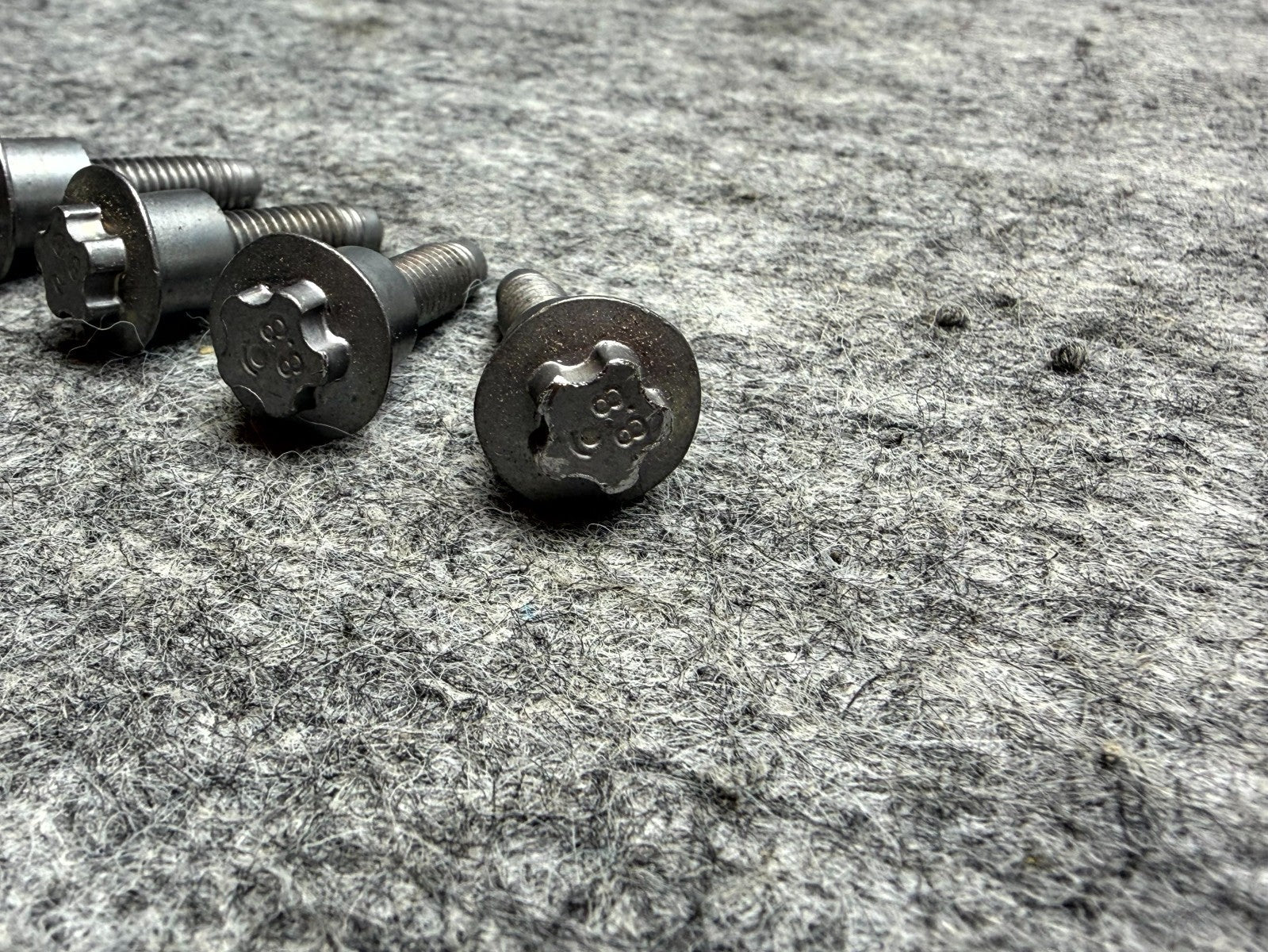 ♦️2017 - 2023 TESLA MODEL 3 EXTERNAL BATTERY BOLT NUT SET OF 4 OEM