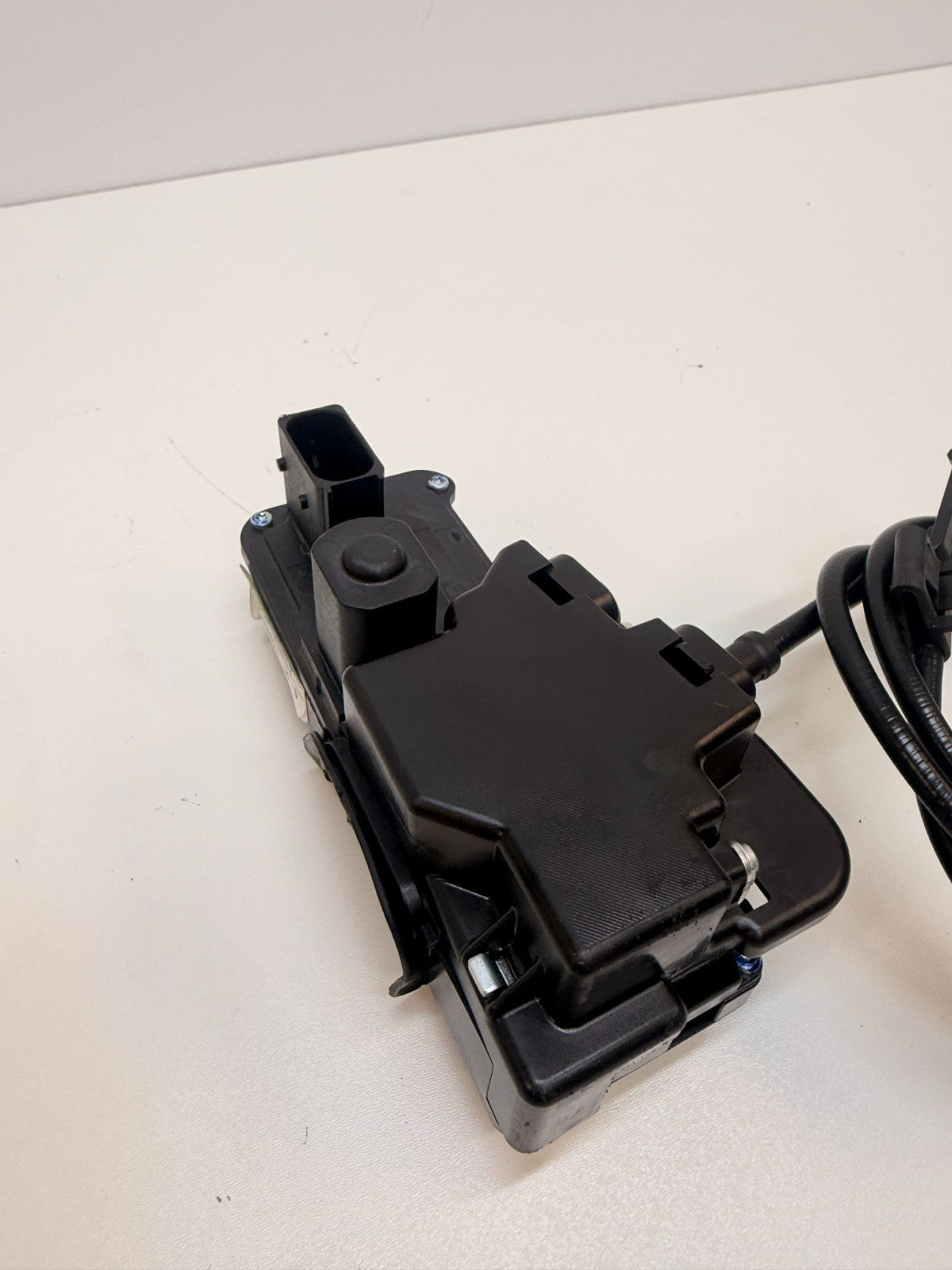 12-20 Tesla Model S Rear Driver Side Door Lock Latch Actuator Left 6008911-00-D