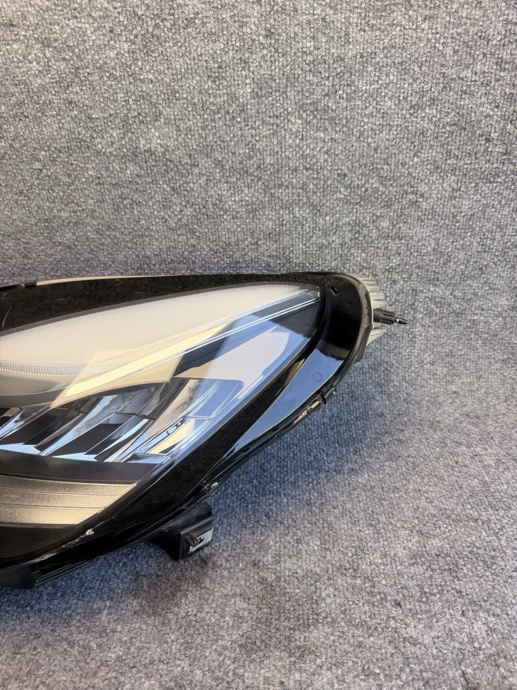 OEM 17-22 Tesla Model Y-3 Reflector LED Headlight LH Front Left 1077371-00-L
