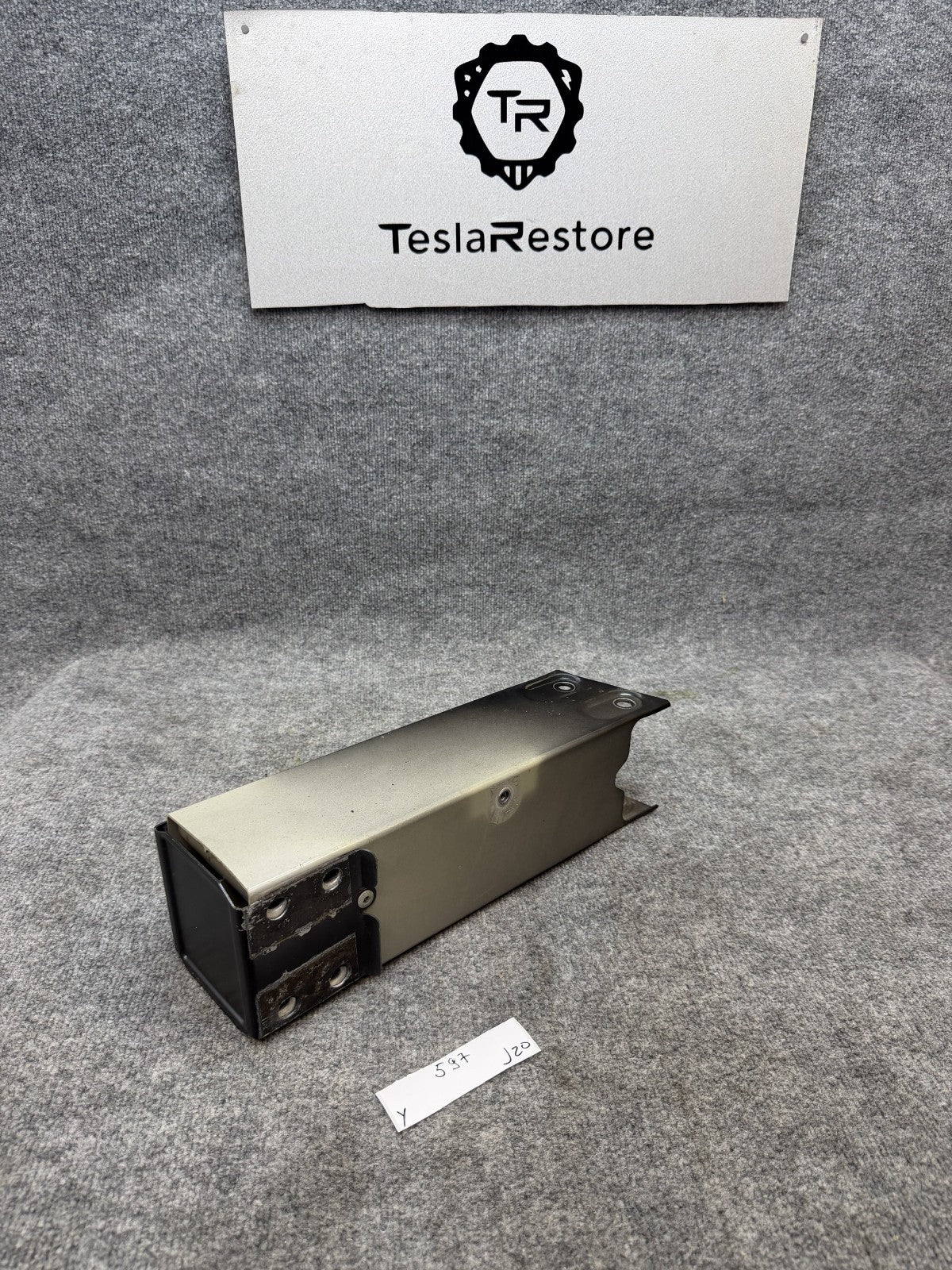 2020-2024 TESLA MODEL Y FRONT RIGHT SIDE EXTENSION RAIL BRACKET OEM,1487462-00-E