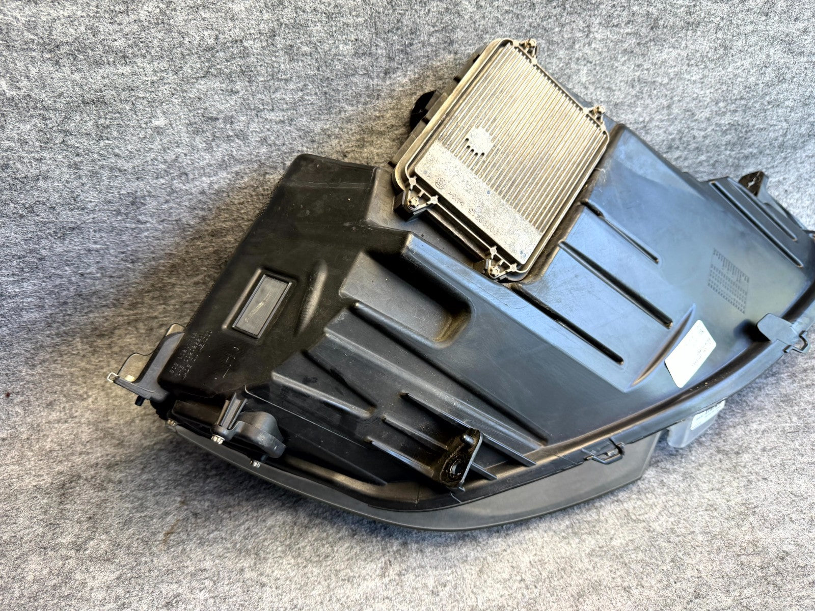 ♦️2016 – 2020 TESLA MODEL S FRONT LEFT DRIVER SIDE HEADLIGHT OEM, 1053570-00-A