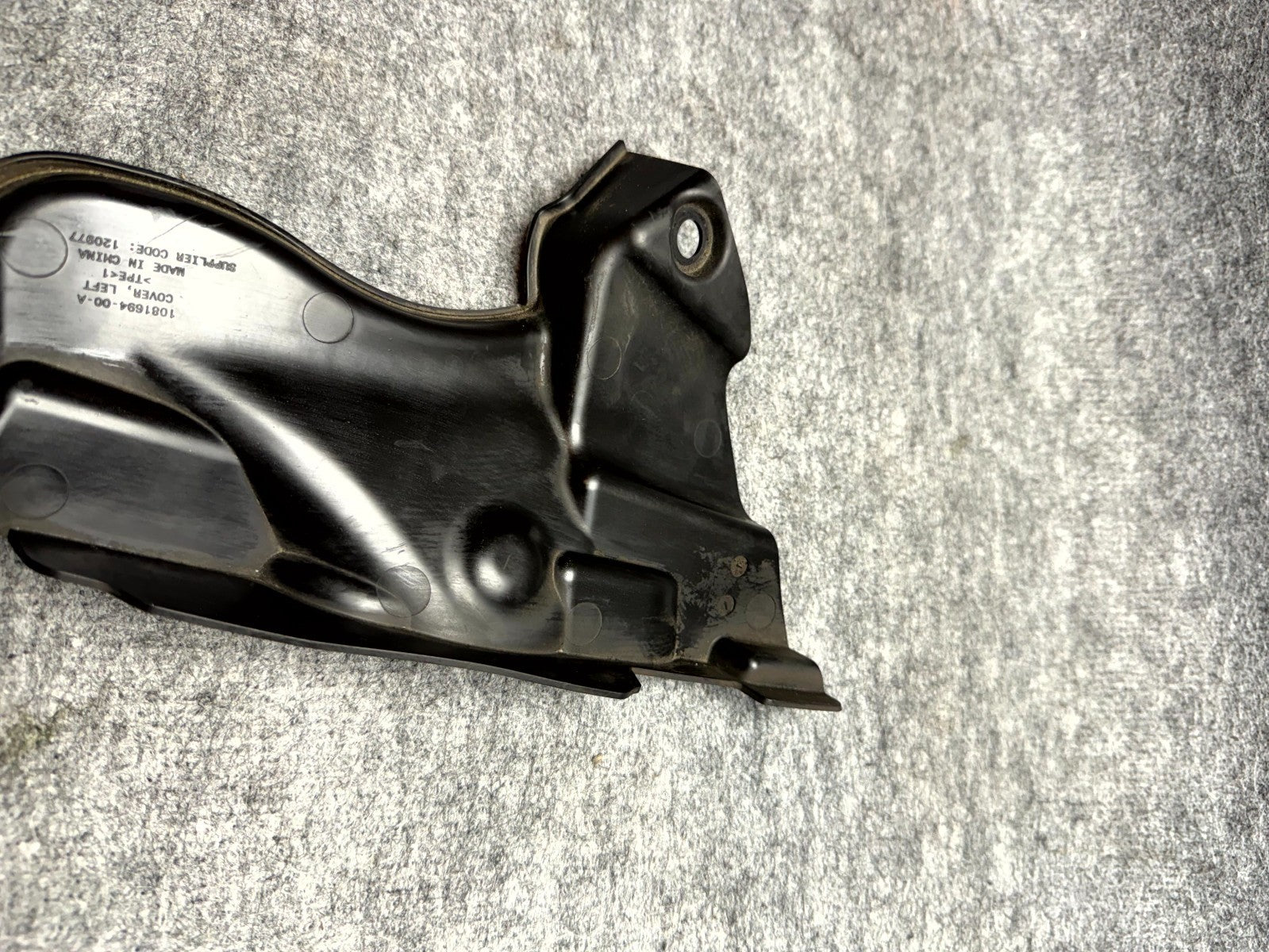 ♦️2017–2023 TESLA MODEL 3 FRONT LEFT SIDE STRUT SHOCK TOWER CAP OEM, 108169400A