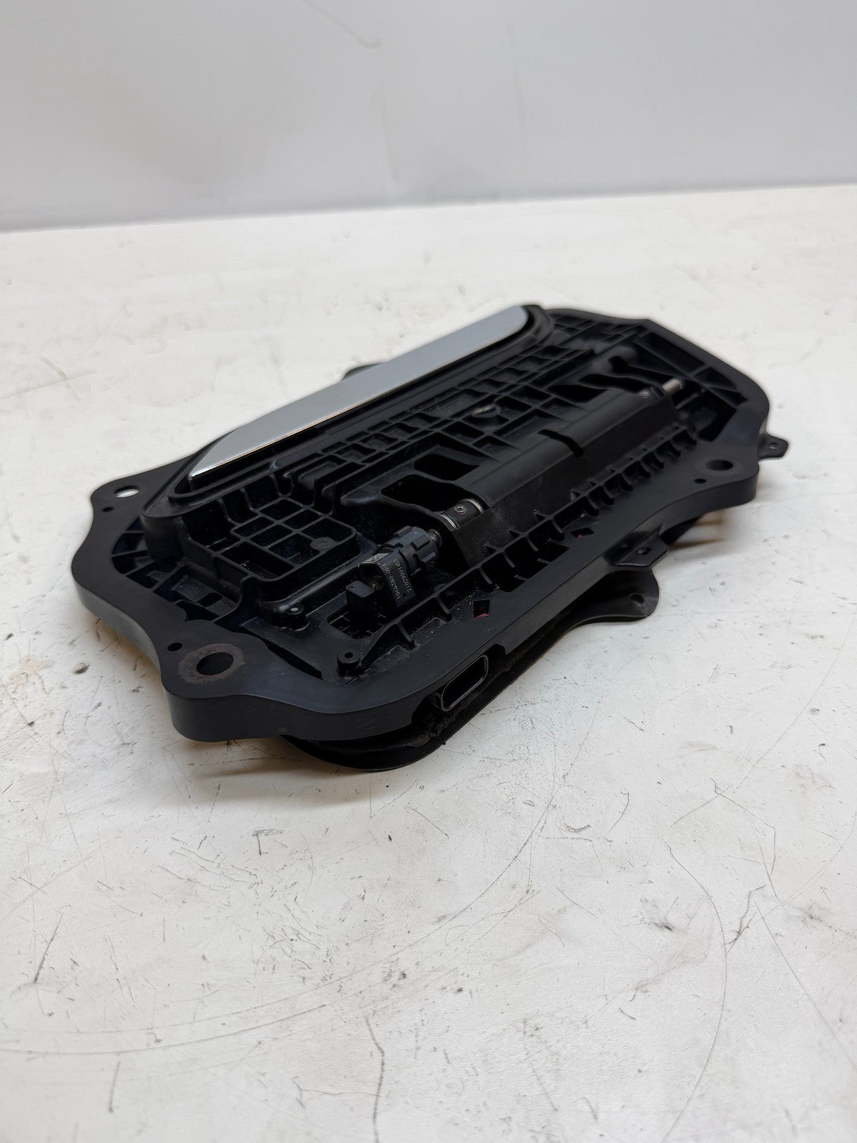 2016-2020 Tesla Model S Front Left Driver Side Exterior Door Handle