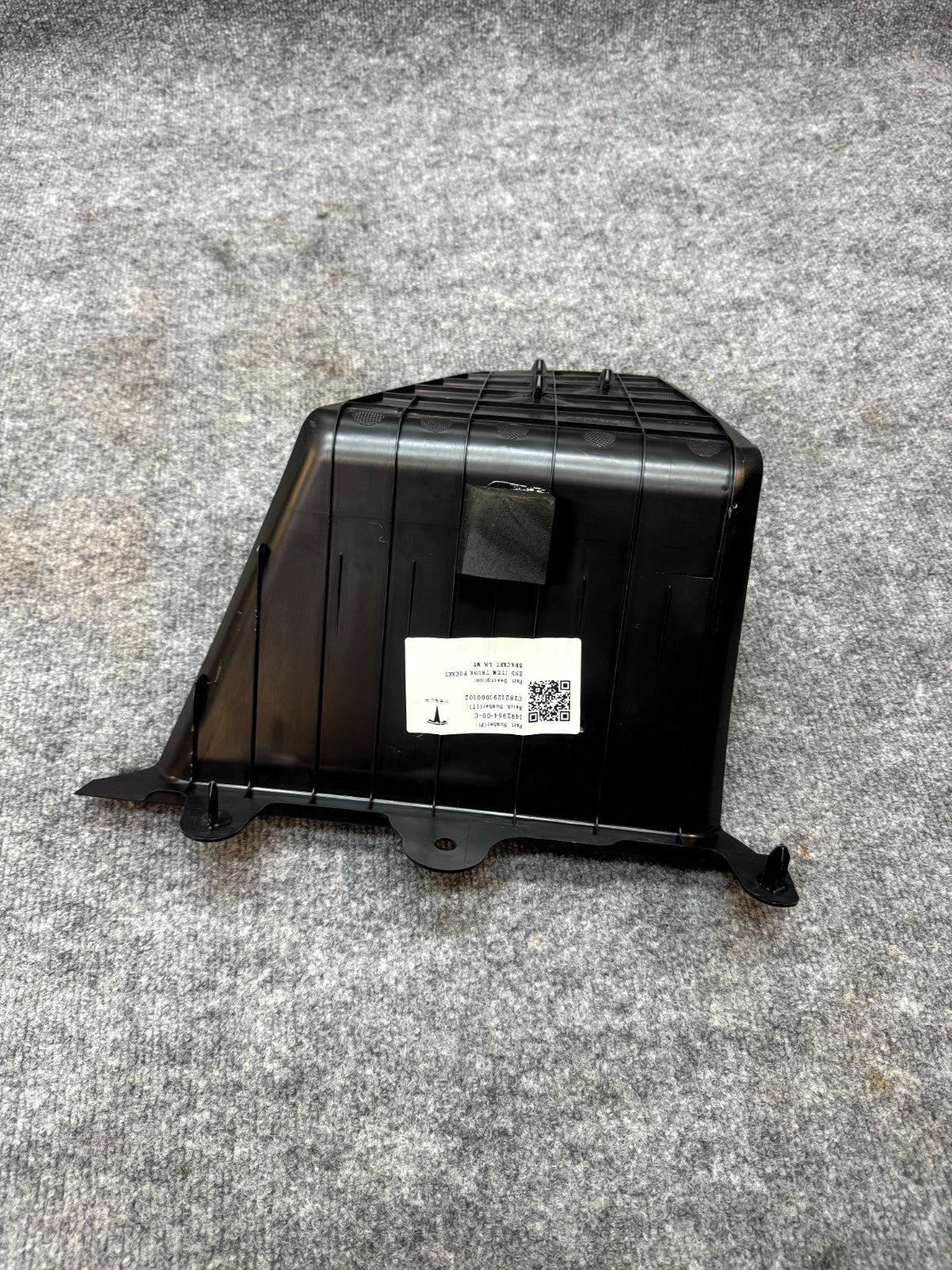2020-2024 TESLA MODEL Y REAR RIGHT TRUNK POCKET BRACKET TRIM COVER OEM,149295600