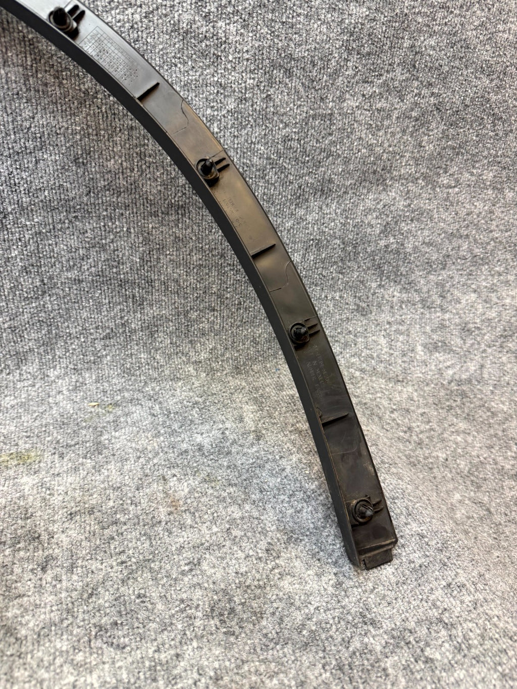 2020 - 2024 TESLA MODEL Y FRONT RIGHT SIDE WHEEL FLARE MOLDING OEM, 1494162-00-C