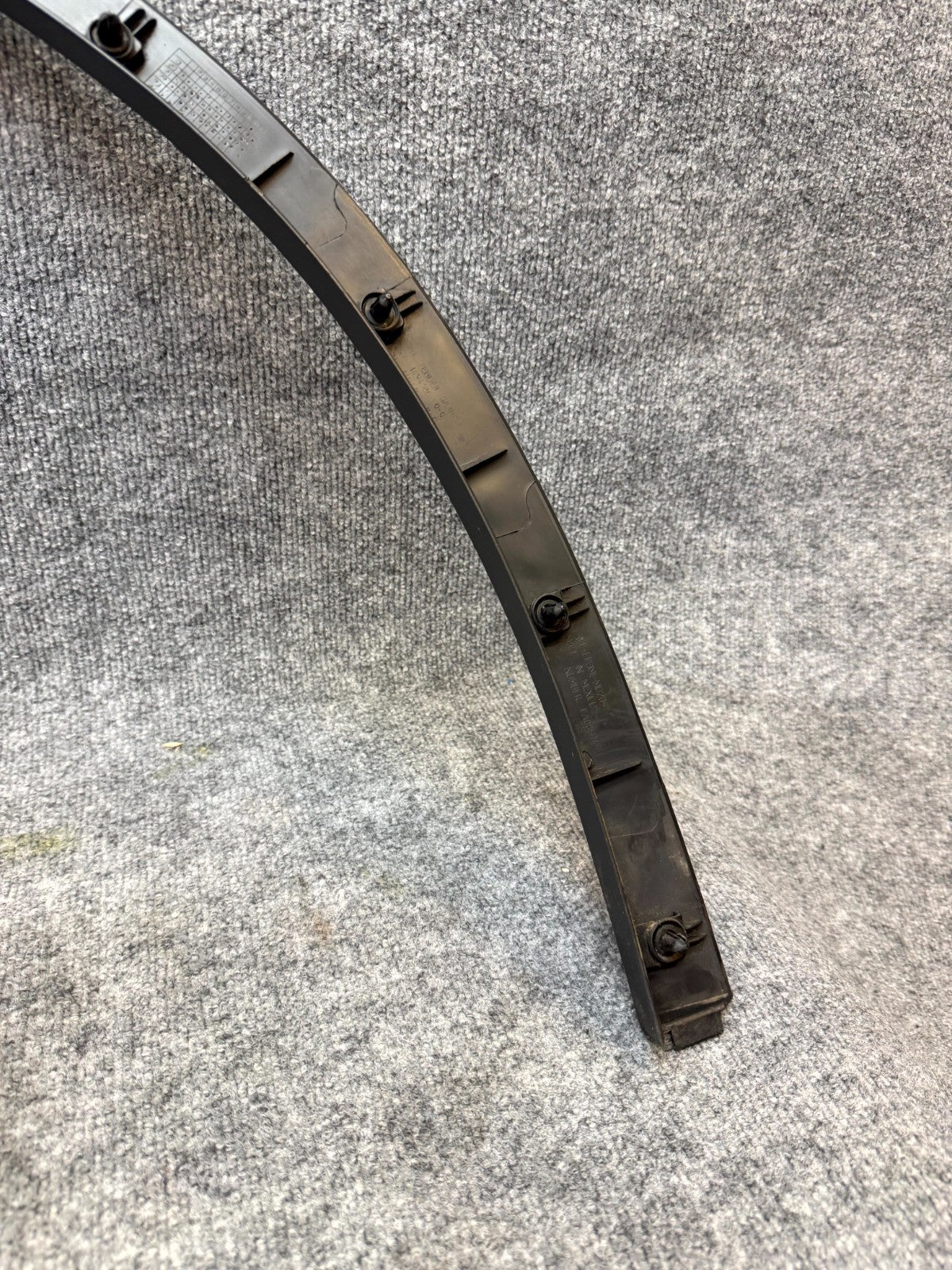 2020 - 2024 TESLA MODEL Y FRONT RIGHT SIDE WHEEL FLARE MOLDING OEM, 1494162-00-C