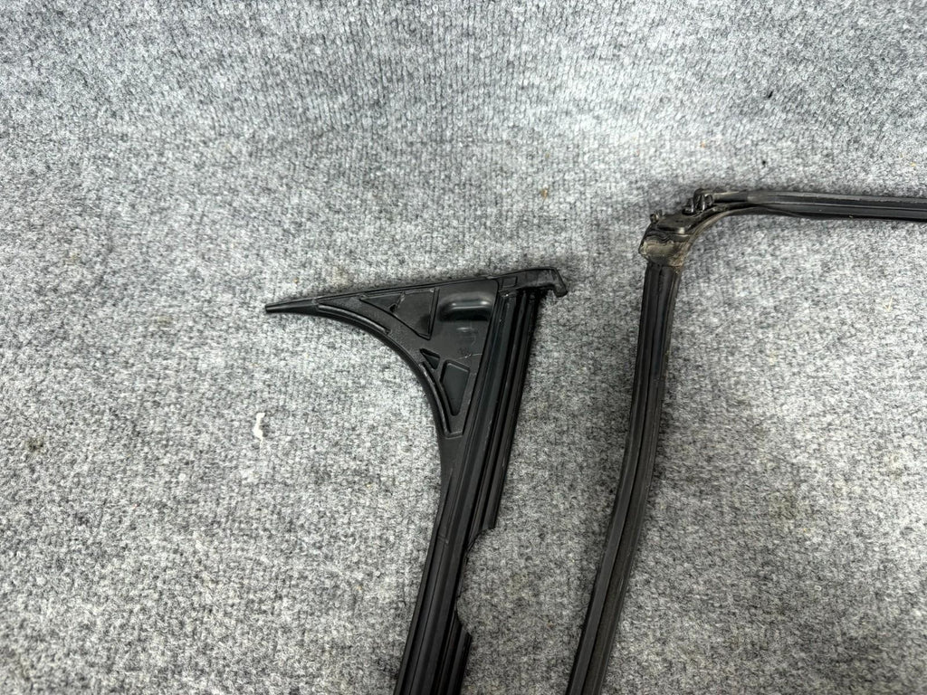 2016-2023 Tesla Model X Right Side B Pillar WeatherStrip Seal OEM, 1032152-00-C