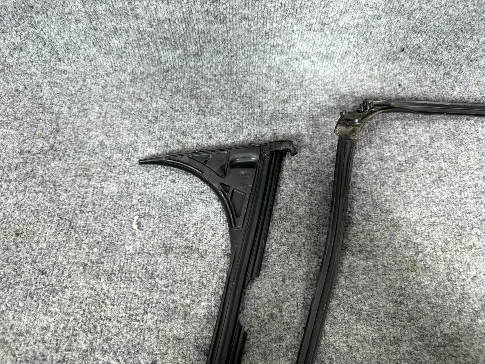 2016-2023 Tesla Model X Right Side B Pillar WeatherStrip Seal OEM, 1032152-00-C