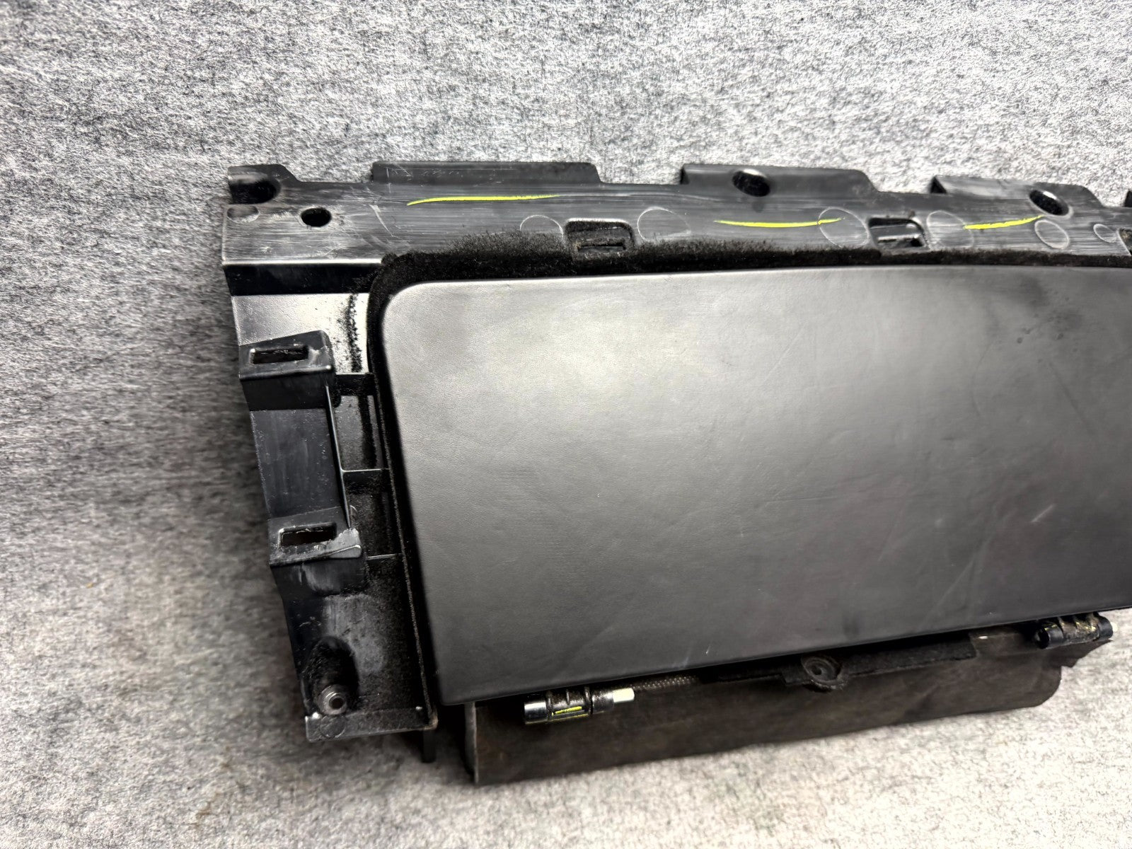 ♦️2012–2020 TESLA MODEL S GLOVE BOX STORAGE COMPARTMENT ASSY OEM, 1003327-01-N