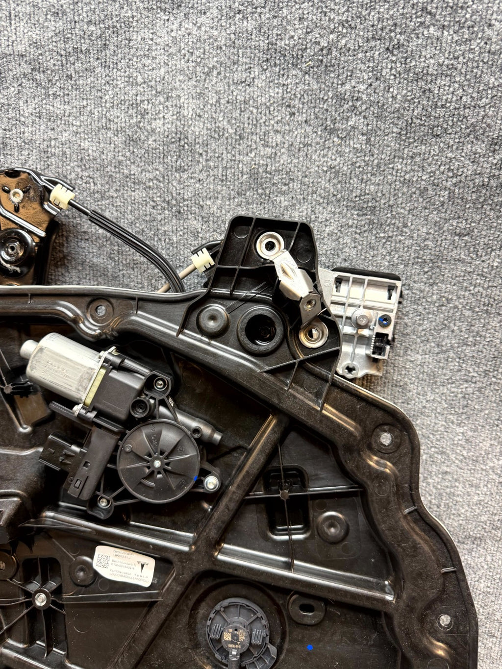 2020-2024 TESLA MODEL Y REAR LEFT DOOR WINDOW REGULATOR & MOTOR OEM, 149551201J