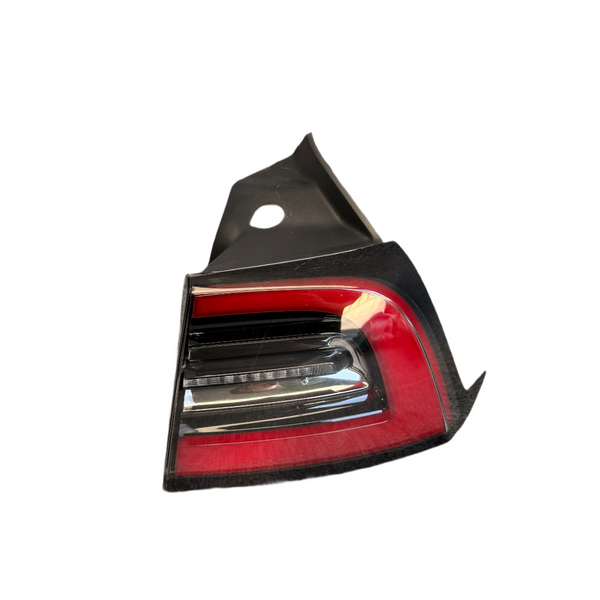 2017-2023 TESLA MODEL 3 Y TAIL LIGHT RIGHT PASSENGER SIDE 1077398