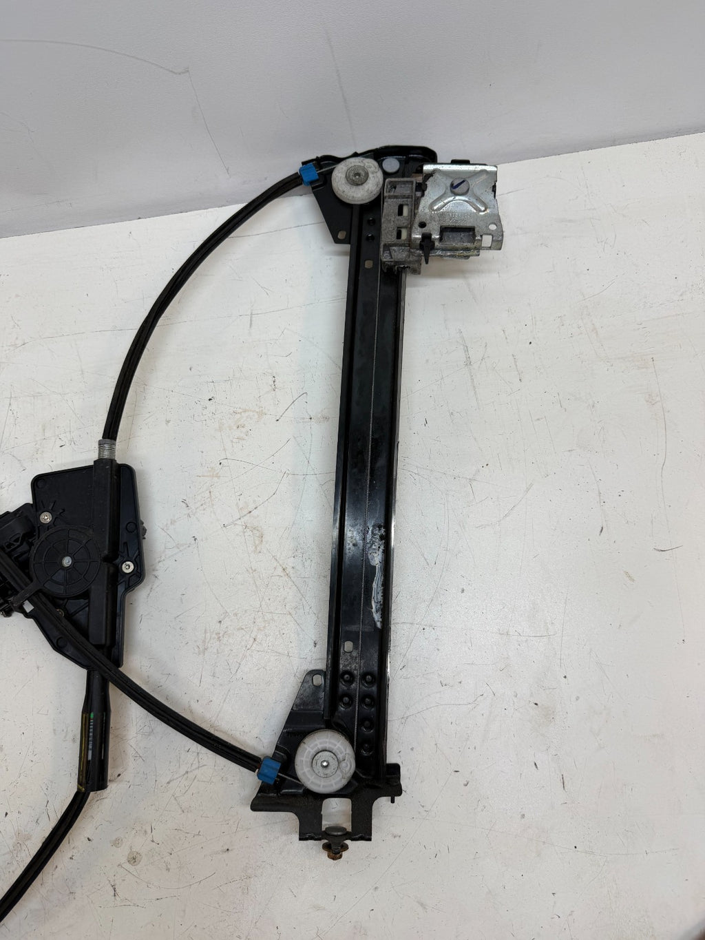 12-20 Tesla Model S Front Left Side Power Window Regulator & Motor 6006551-00-G