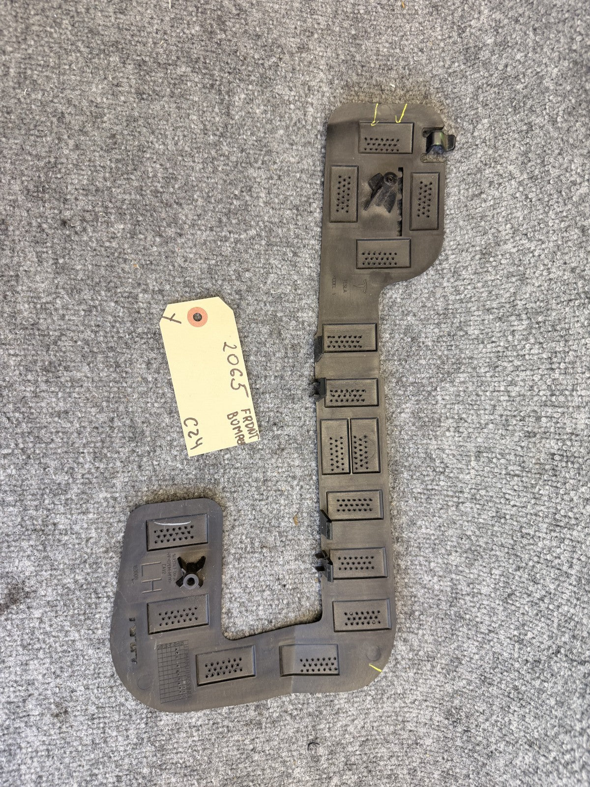 2020 - 2024 TESLA MODEL Y FRONT LEFT BUMPER FOG LIGHT BRACKET OEM, 1493747-00-A