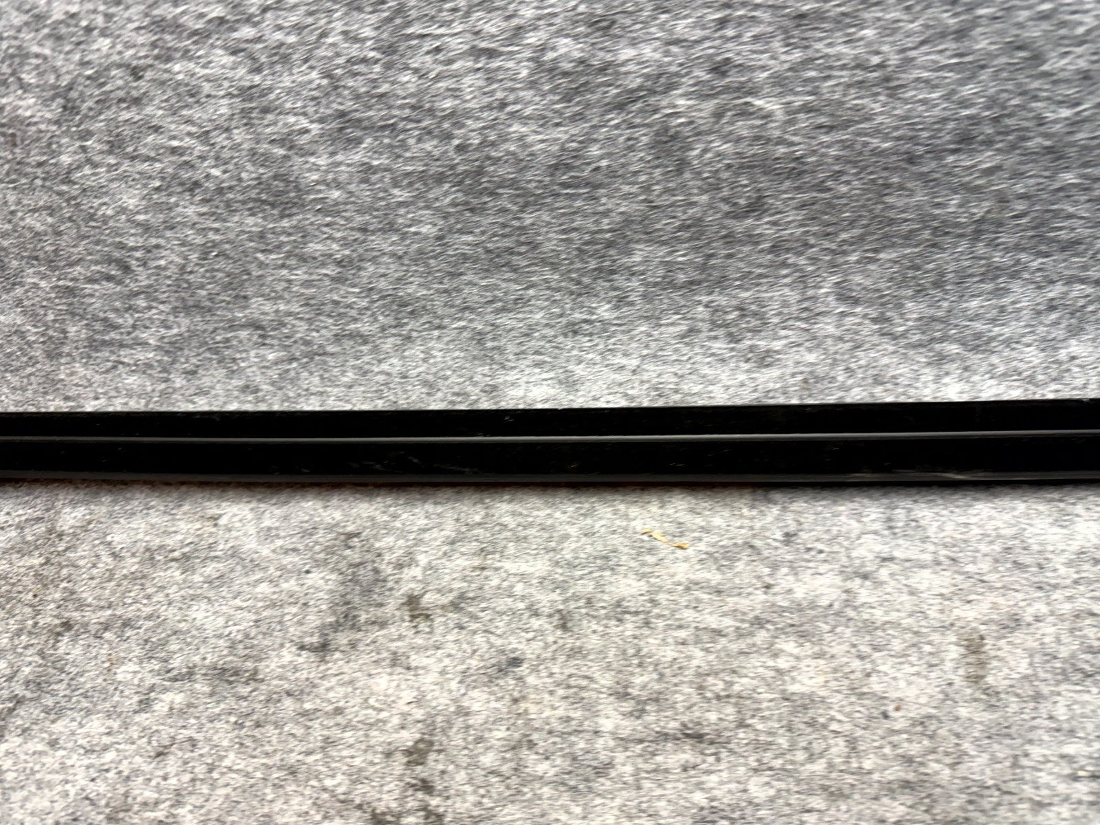 ♦️2017-2023 TESLA MODEL 3 FRONT RIGHT DOOR INNER WEATHERSTRIP OEM, 1090495-00-E