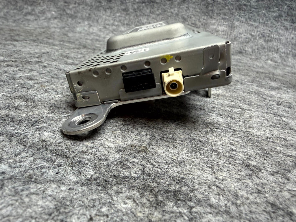 ♦️2017 - 2023 TESLA MODEL 3 RADIO RECEIVER CONTROL MODULE UNIT OEM, 1079749-00-D