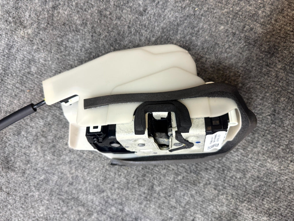 2017-2023 TESLA MODEL 3 RIGHT REAR DOOR LOCK LATCH ACTUATOR OEM, 1068969-00-F