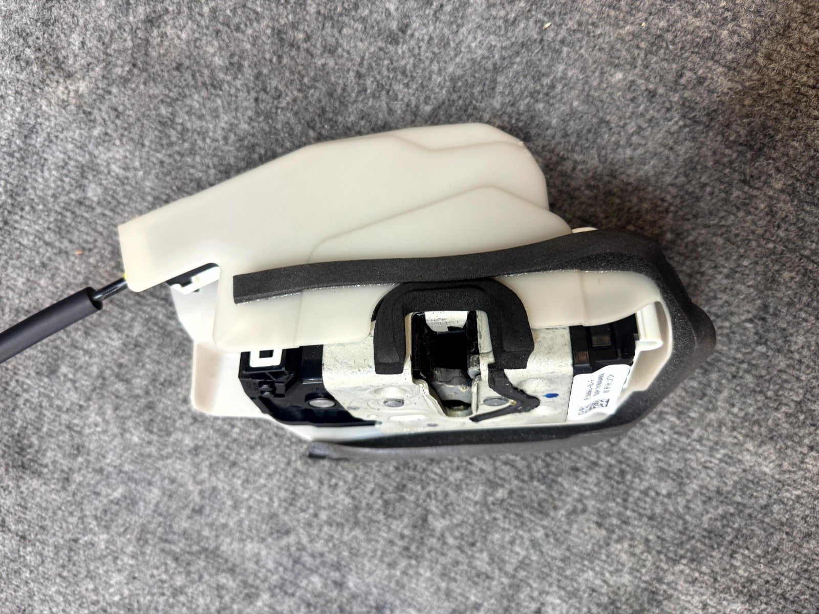 2017-2023 TESLA MODEL 3 RIGHT REAR DOOR LOCK LATCH ACTUATOR OEM, 1068969-00-F