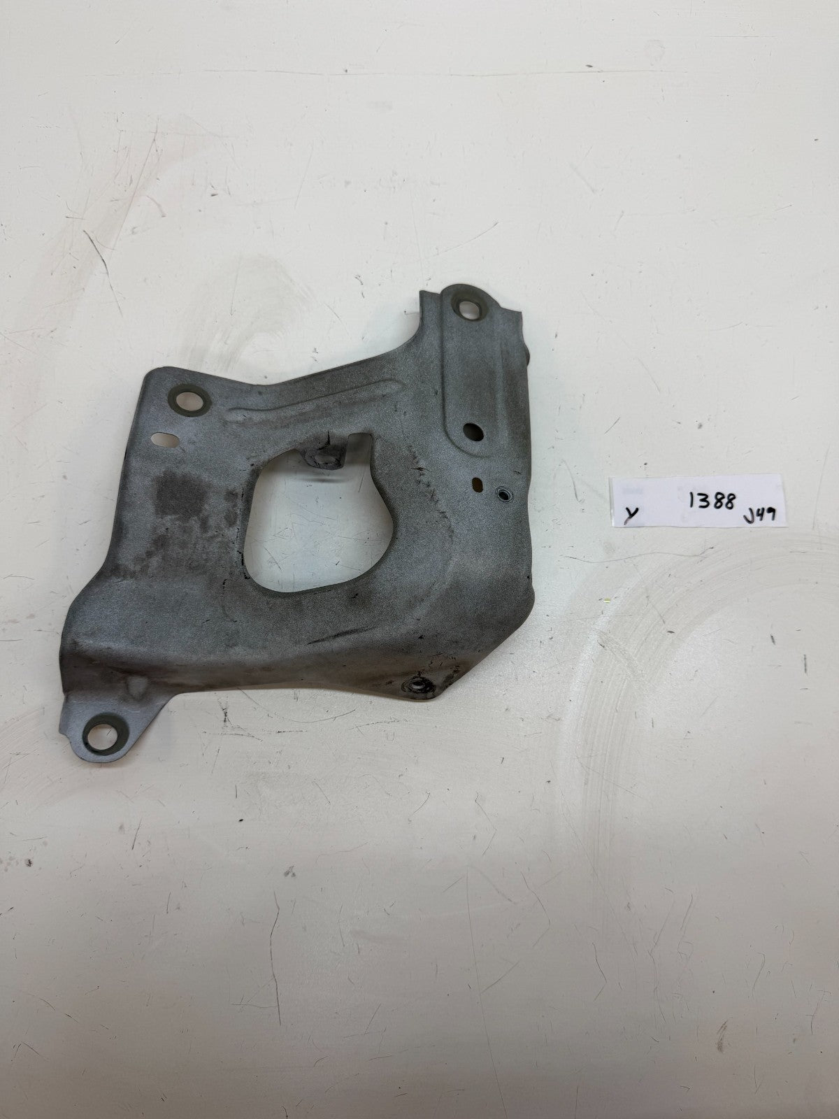 2020-2024 Tesla Model Y Front Right Fender Mount Support Bracket 1487492-00-A