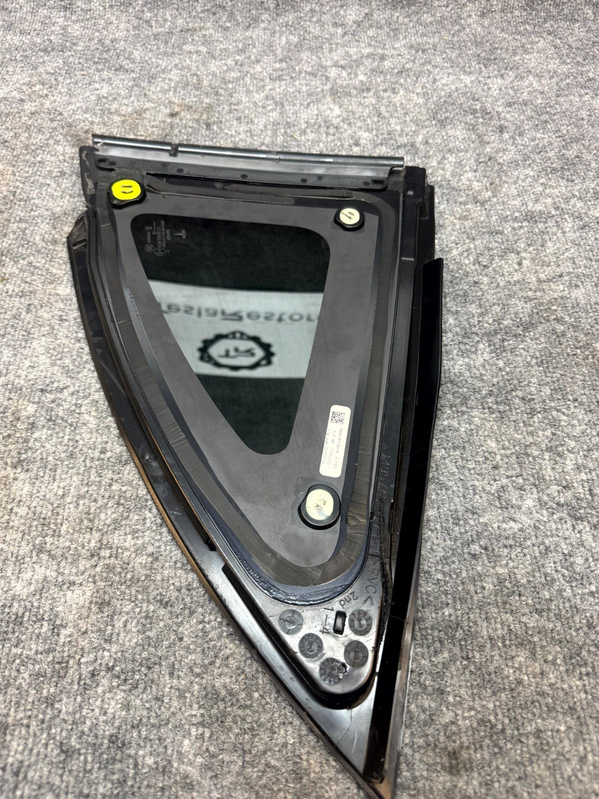 2020 - 2024 TESLA MODEL Y REAR RIGHT SIDE QUARTER WINDOW GLASS OEM, 1495741-00-H