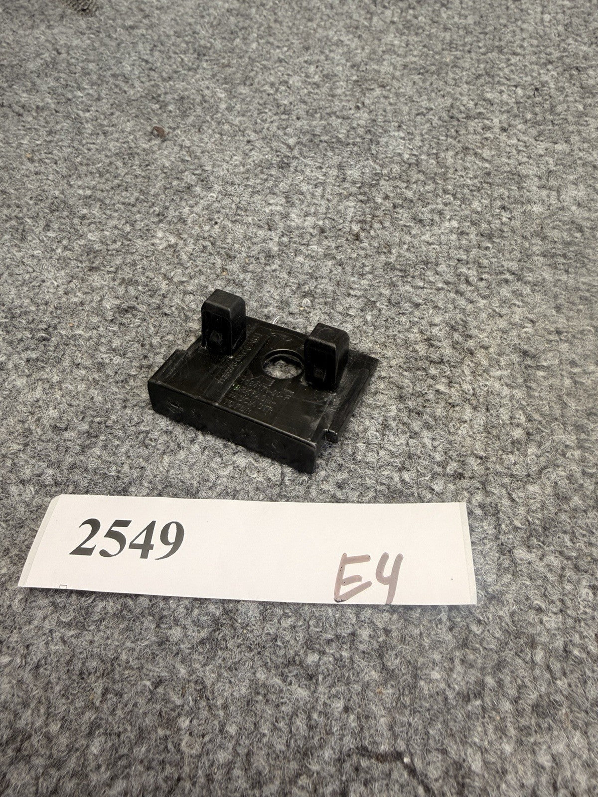 2017-2022 Tesla Model 3 Front Left Bumper Fender Center Bracket 1084171-00-F OEM