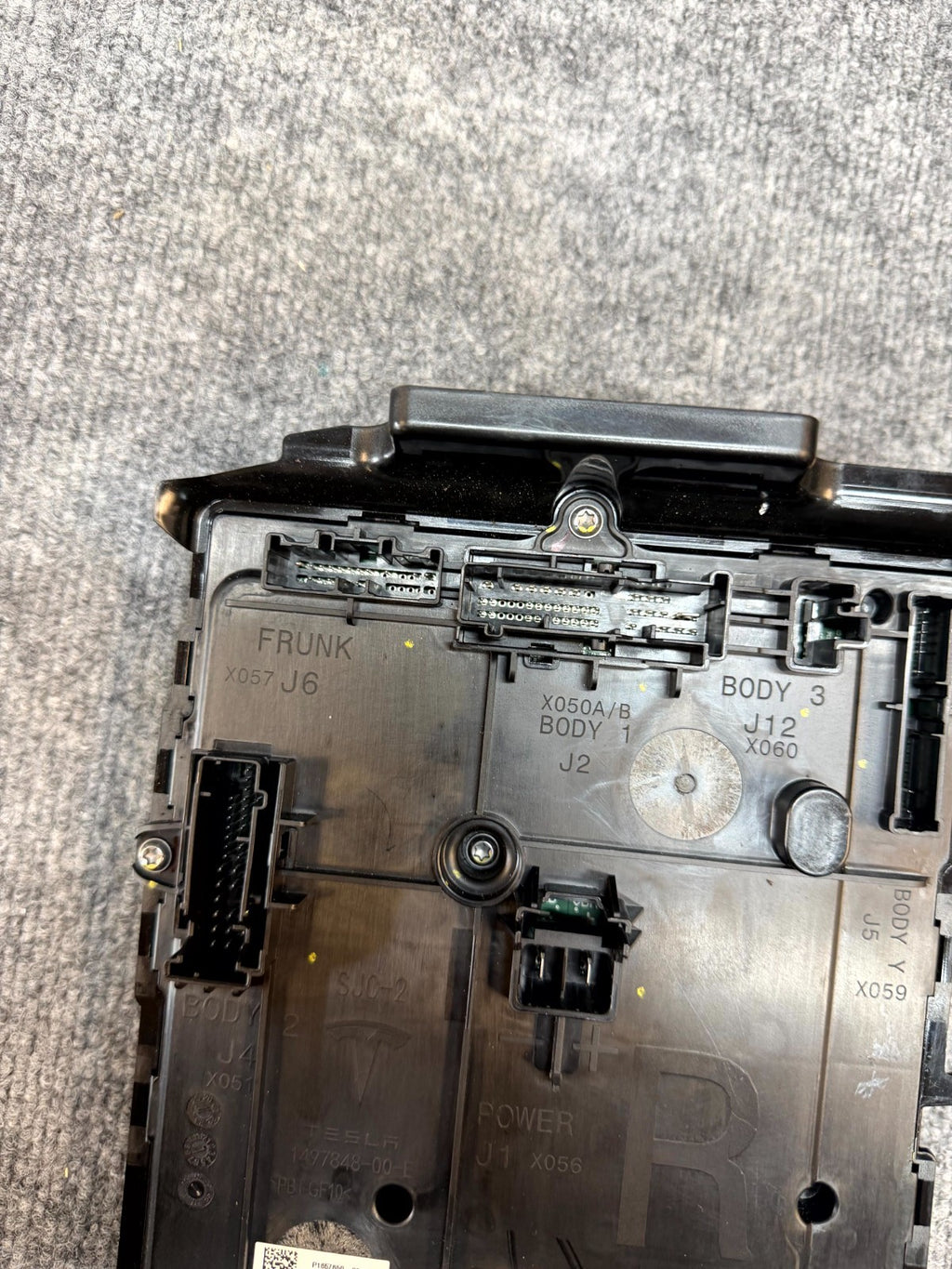 2020 - 2024 TESLA MODEL Y RIGHT LOW VOLTAGE ELECTRONIC MODULE OEM, 1657650-00-C