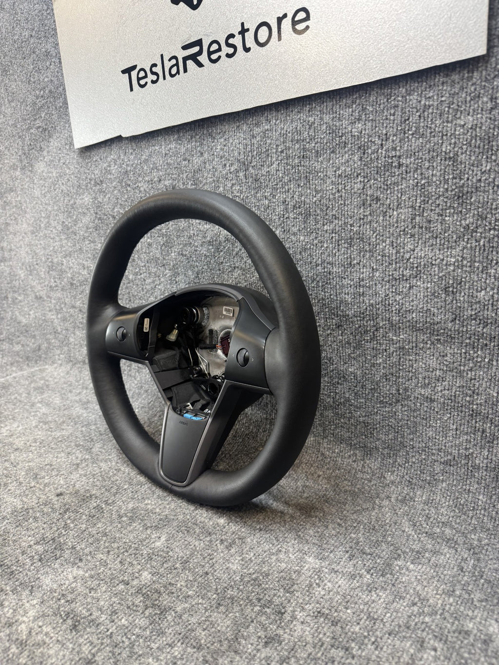 20-24 TESLA MODEL Y LEATHER STEERING WHEEL W/ CONTROL SWITCHES OEM, 1095222-00-N