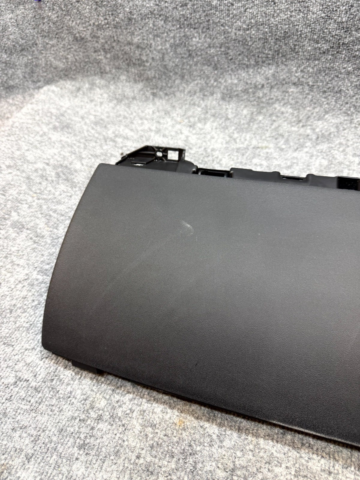 2020 - 2024 TESLA MODEL Y DASH GLOVE BOX COMPARTMENT STORAGE OEM, 1083331-00-A