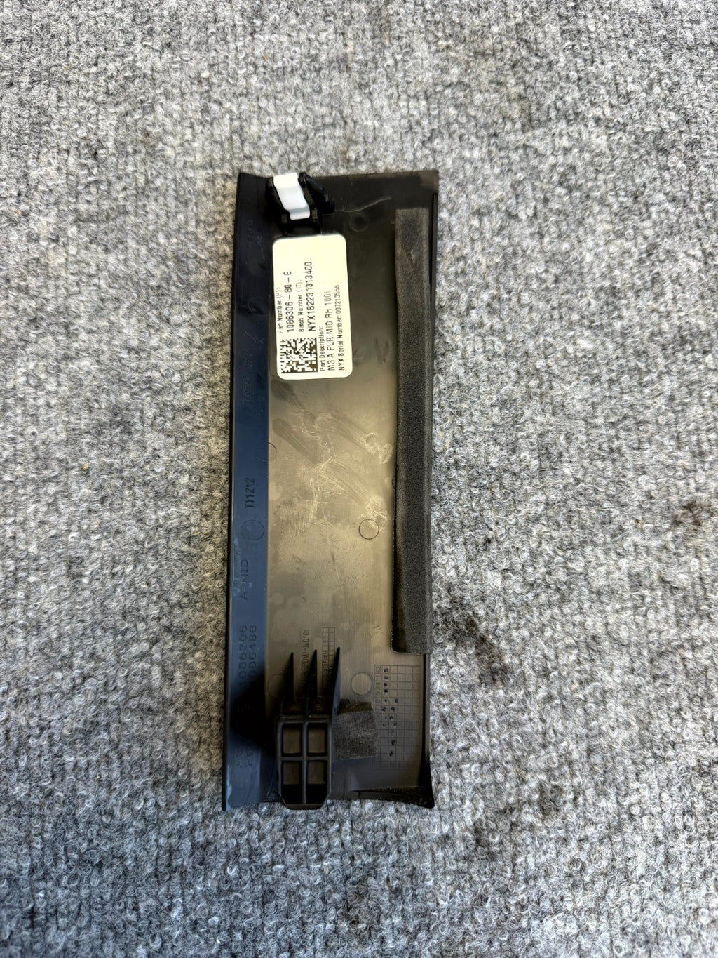 2017 - 2023 TESLA MODEL 3 FRONT RIGHT SIDE PILLAR TRIM COVER OEM, 1086306-80-E