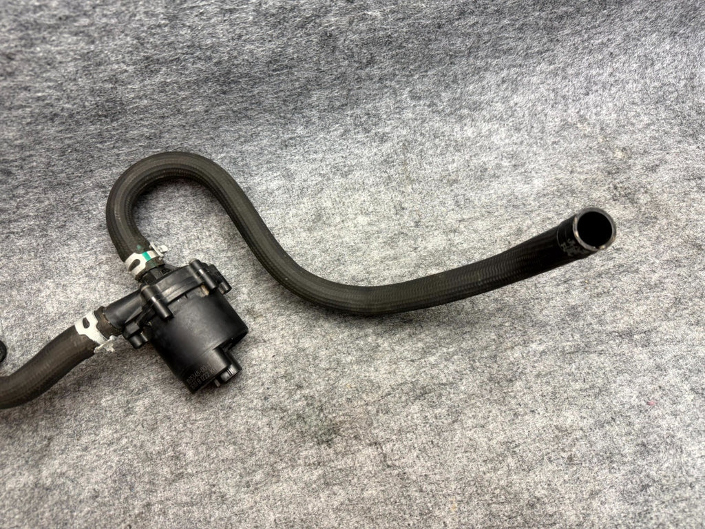 ♦️16-20 TESLA MODEL S COOLANT SYSTEM AUXILIARY WATER COOLANT PUMP OEM,103534800F