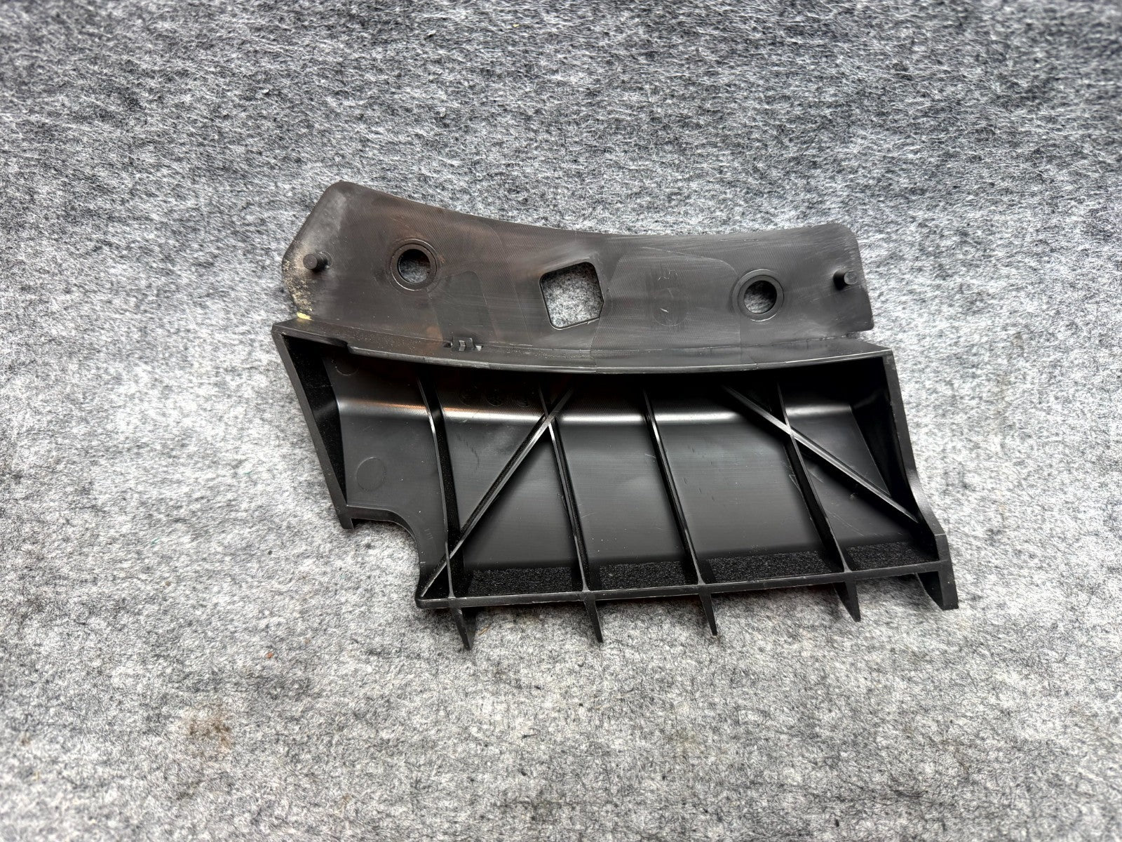 ♦️17-23 TESLA MODEL 3 FRONT LEFT UPPER BUMPER SUPPORT BRACKET OEM, 1084169-00-B