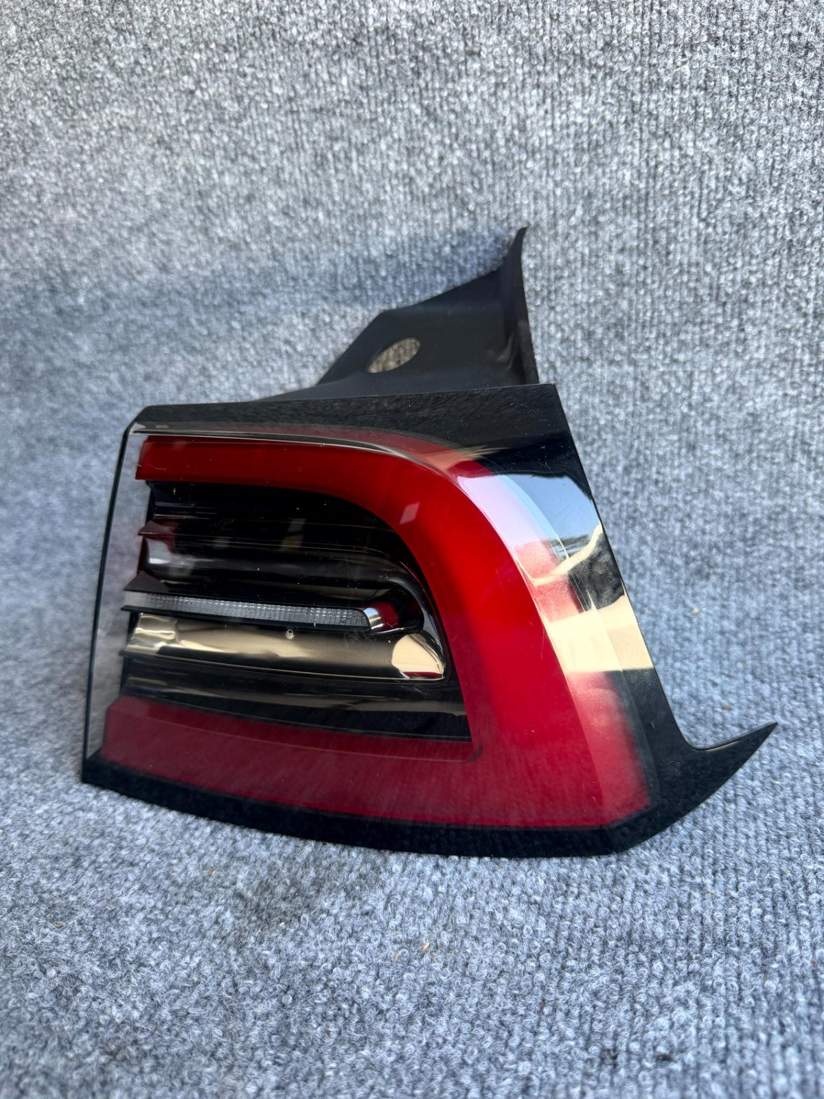 2017-2023 TESLA MODEL 3 REAR RIGHT SIDE TAIL LIGHT LAMP OEM, 1502087-00-D