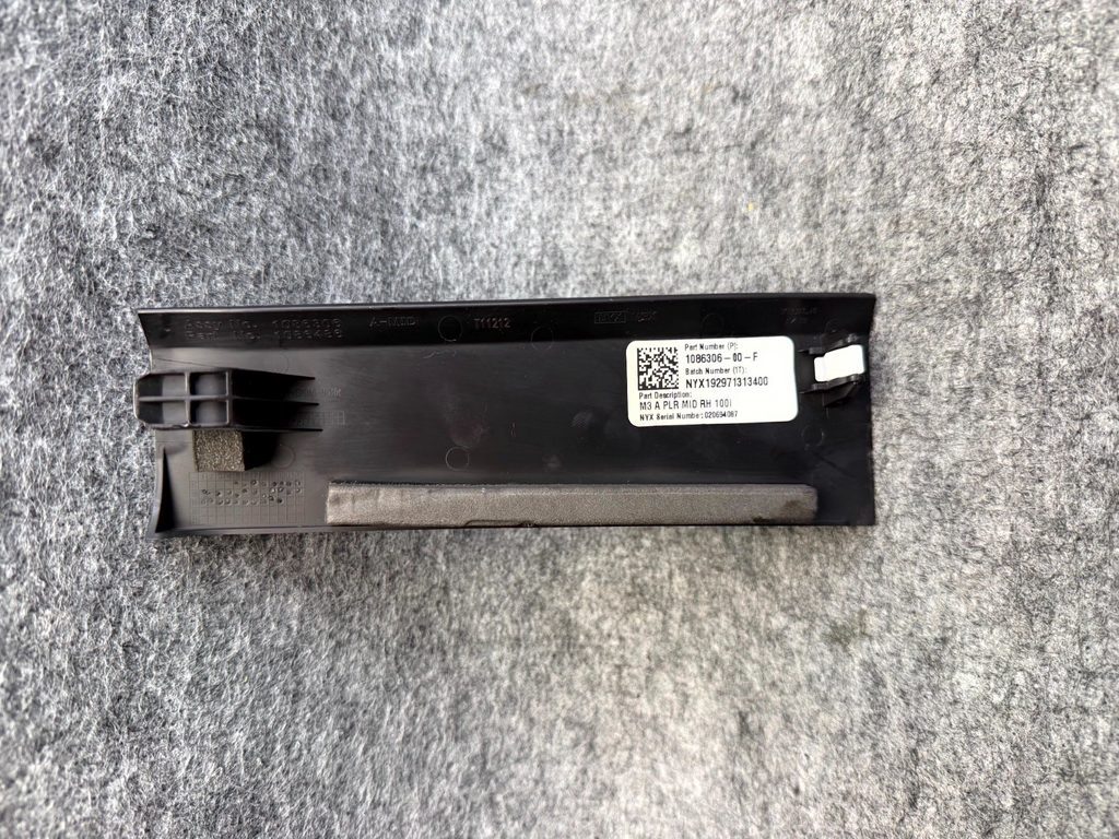 ♦️17-23 TESLA MODEL 3 FRONT RIGHT SIDE MIDDLE A PILLAR TRIM COVER OEM,108630600F