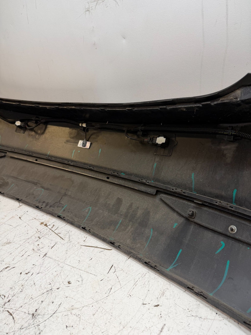 2016-2020 Tesla Model X Rear Bumper Cover Complete OEM 1058354-00-D