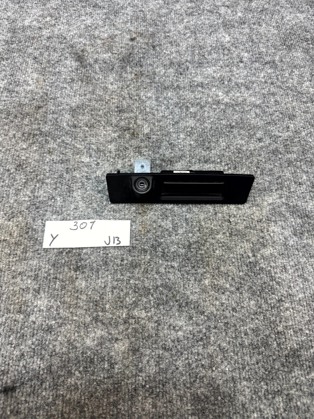 20-24 TESLA MODEL Y TRUNK LID RELEASE BUTTON W/ BACK UP CAMERA OEM, 1095949-00-E