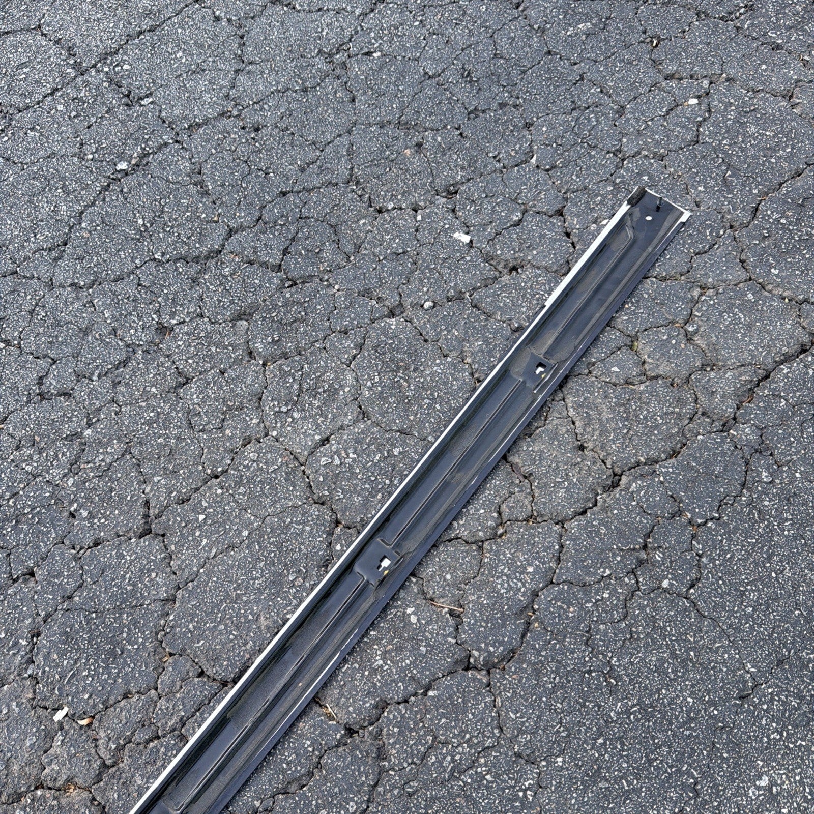 Tesla Cybertruck Right Cantrail 2024 -2025 1860490-88-A