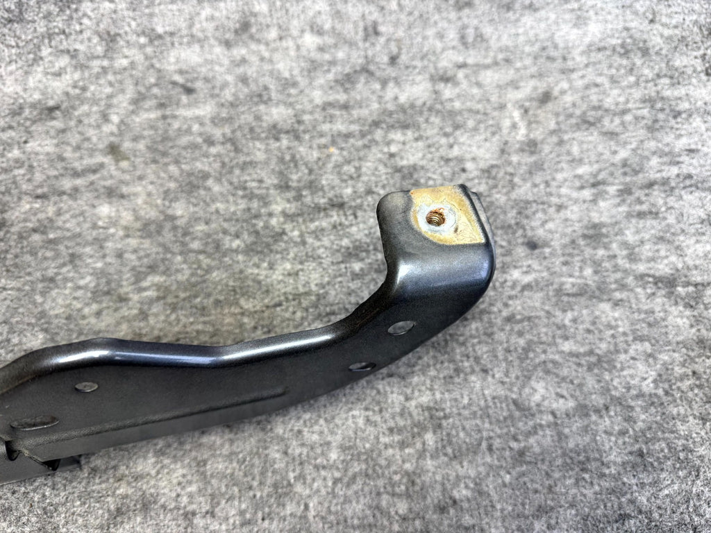 ♦️17-23 TESLA MODEL 3 FRONT LEFT SIDE FENDER SUPPORT BRACKET OEM, 1092304-00-B