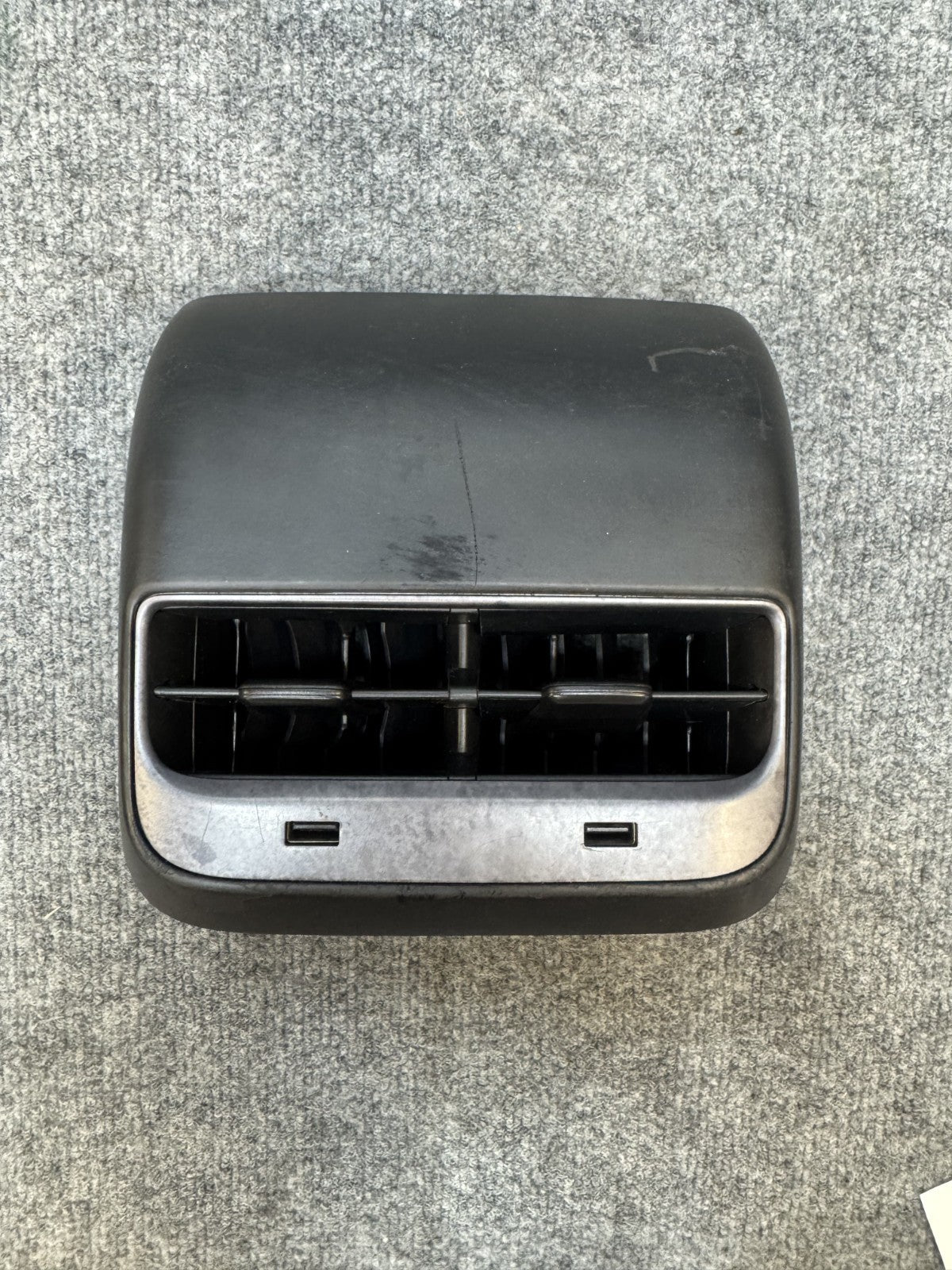 17 - 23 TESLA MODEL 3 REAR CENTER AIR VENT GRILL COVER & USB HUB OEM, 112170000C