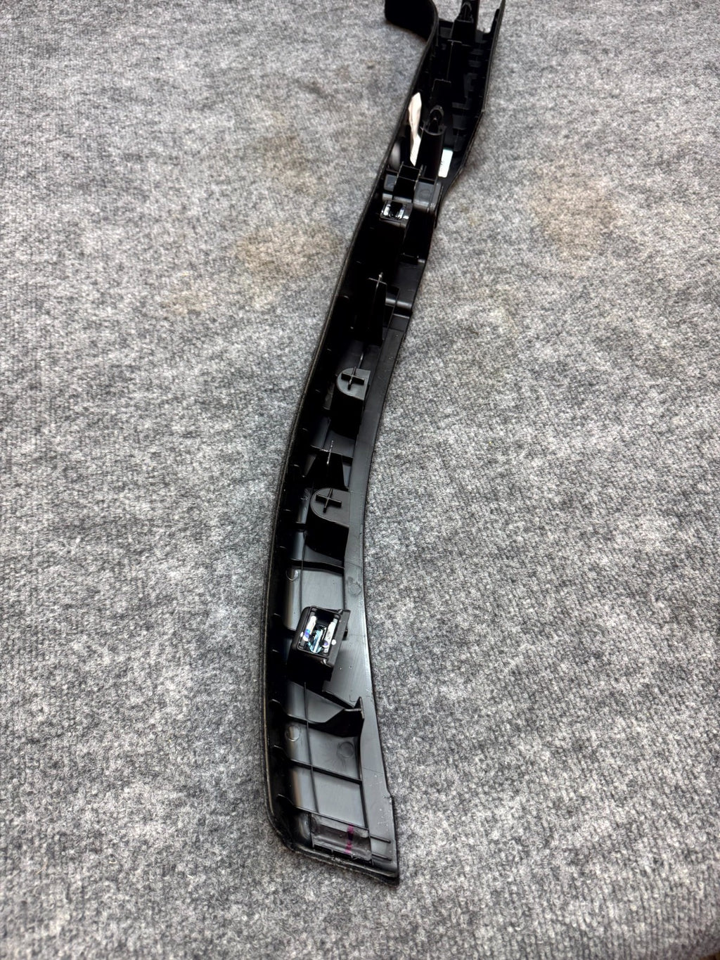 2020-2024 TESLA MODEL Y REAR RIGHT SIDE TRUNK FLOOR TRIM COVER OEM, 1641266-00-D