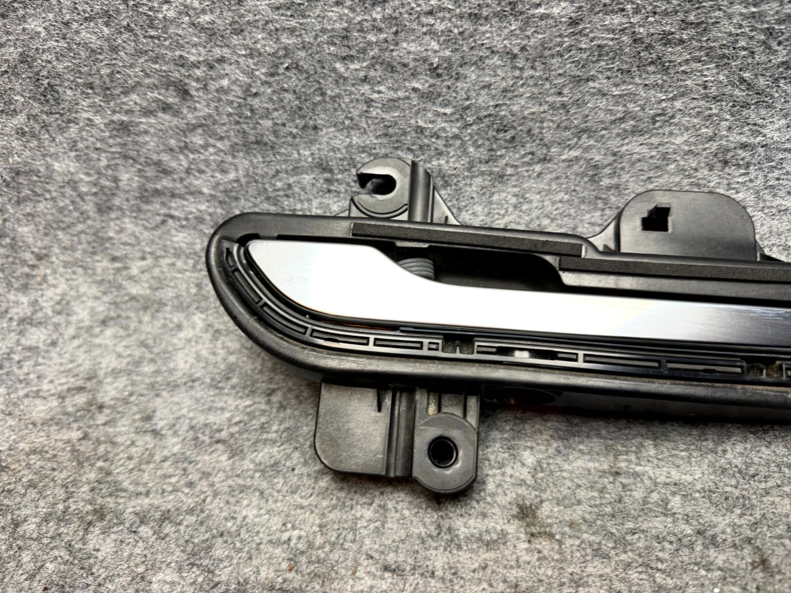 ♦️17–23 TESLA MODEL 3 FRONT/REAR RIGHT SIDE OUTER DOOR HANDLE OEM, 1081832-00-J
