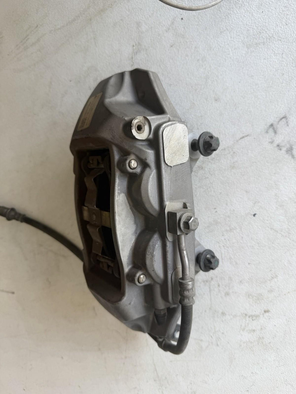 ♦️17–23 TESLA MODEL 3 FRONT RIGHT CALIPER W/ BRAKE HOSE LINE OEM, 1044622-00-E