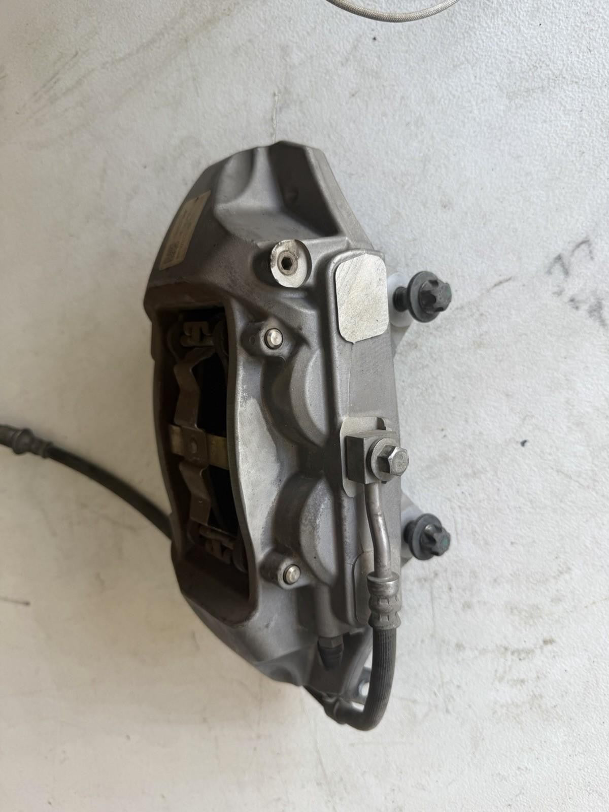 ♦️17–23 TESLA MODEL 3 FRONT RIGHT CALIPER W/ BRAKE HOSE LINE OEM, 1044622-00-E