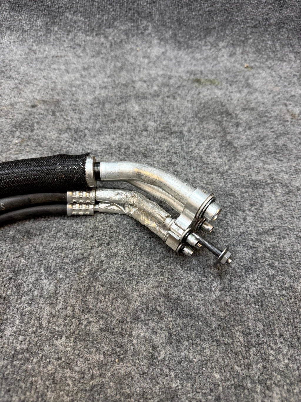 2020-2024 TESLA MODEL Y AC LINE SUPERMANIFOLD COMPRESSOR PIPE OEM, 1626700-00-E